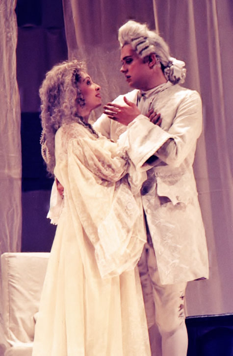 Olivier as Count Almaviva, with Frédérique Vézina as Countess Almaviva, in “Le nozze di Figaro,”