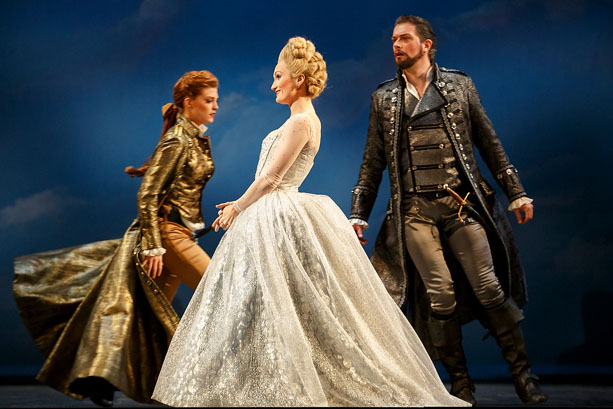 Olivier Laquerre -As Melisso with Meghan Lindsay and Wallis Giunta. - Alcina (2014)