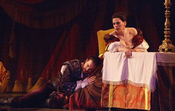 Peggy Kriha Dye and Olivier Laquerre in Opera Atelier's 2009 production The Coronation of Poppea